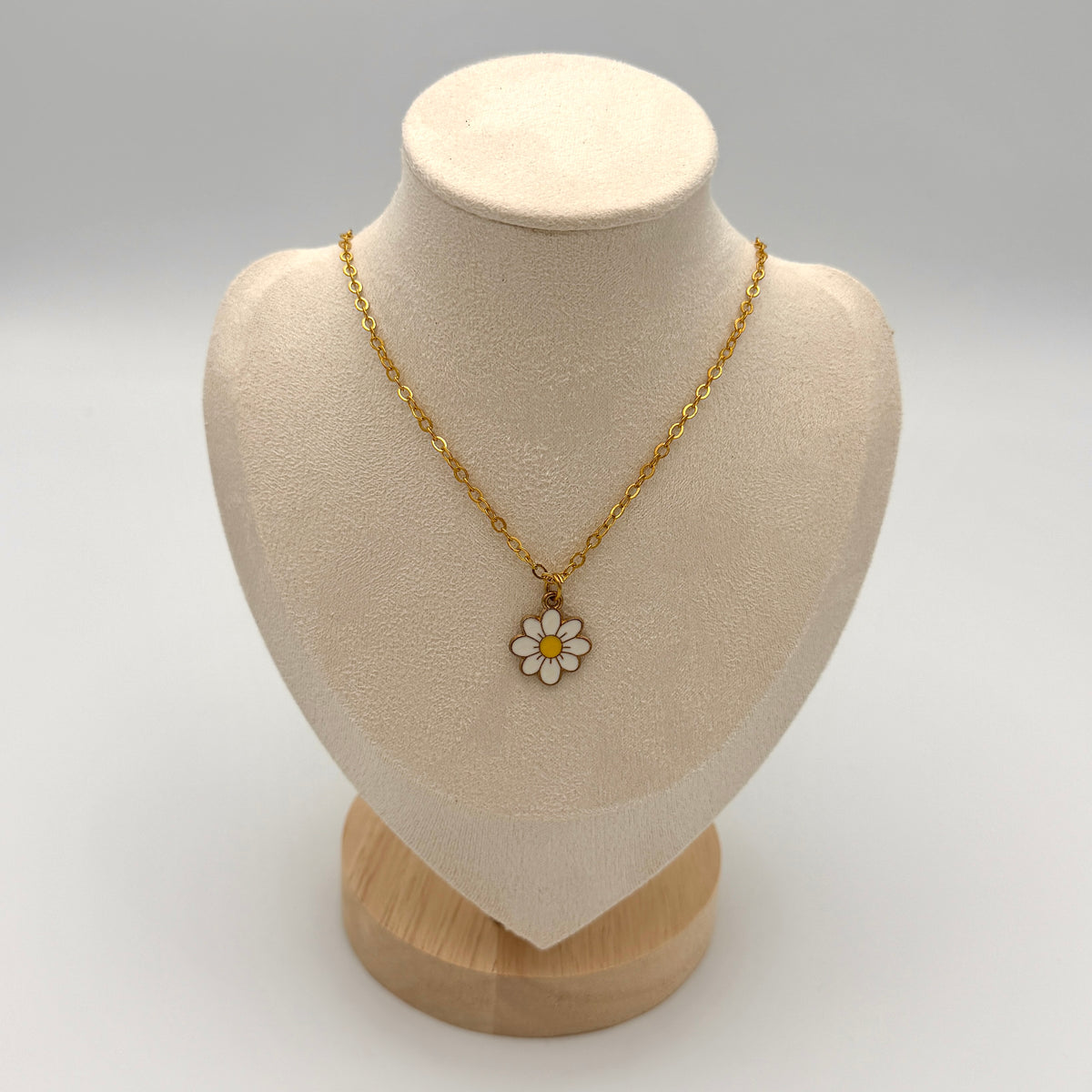 Leah Flower Necklace White