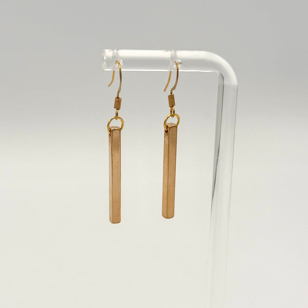 Linea Bar Earrings Gold