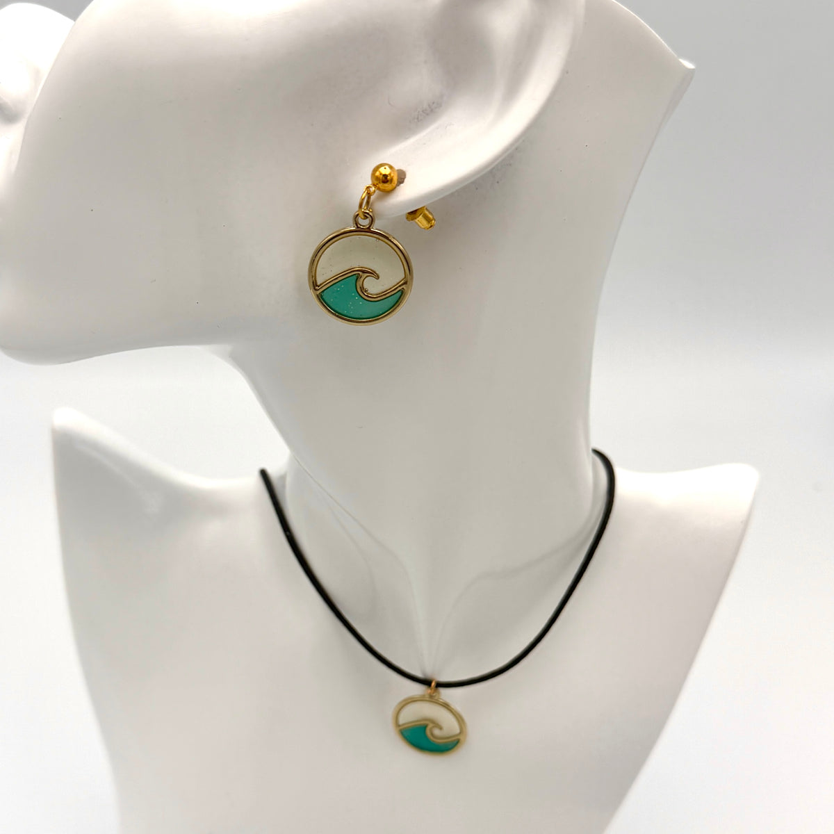 Mira Blue Earrings